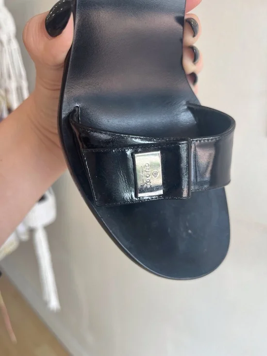 Gucci Black Patent Leather Open-Toe Kitten Heel Mule - Picture 5 of 10